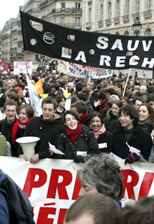 {8FD6A00D-0249-4C19-8894-D040C2057768}_2005mar10_paris